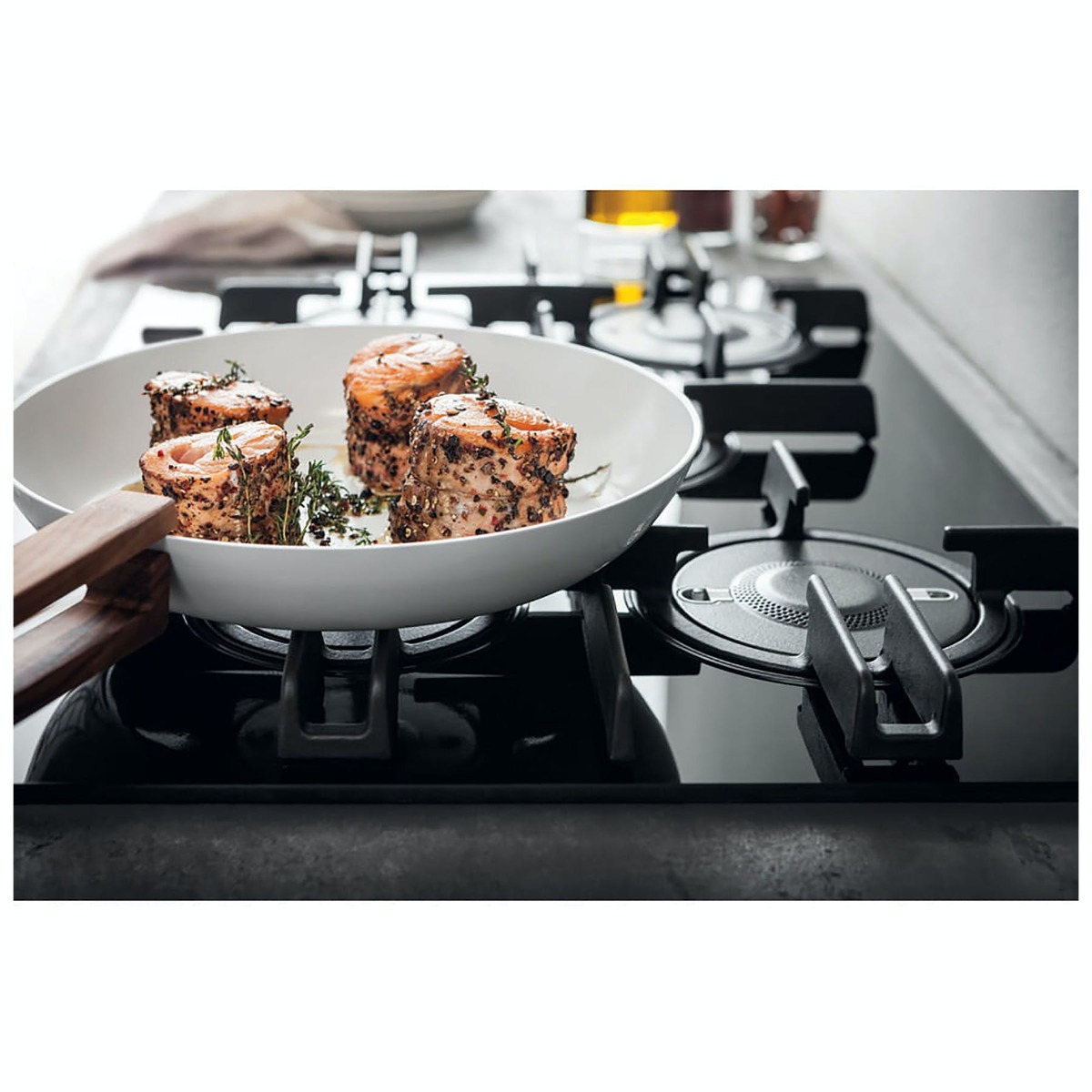 Hotpoint FTGHG751DHBK 70Cm Premium Direct Flame Gas Hob, Cast Iron