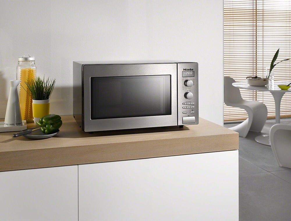 Miele M6012 Freestanding, 80-900W Microwave, 800W Grill, dial , 26 litre capacity, Automatic Program